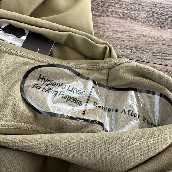 NWT Nicole Miller Women’s Medium Green One Piece Design Your Own Look Plunge New - Picture 4 of 4